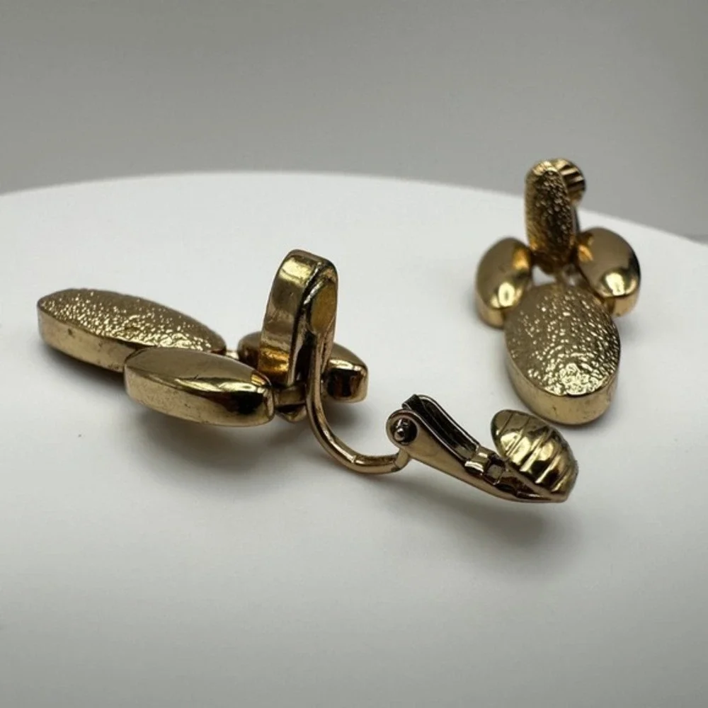 Vintage 80s 90s Gold Tone Textured Oval Drop Clip On Earrings‎ Fashion Jewelry